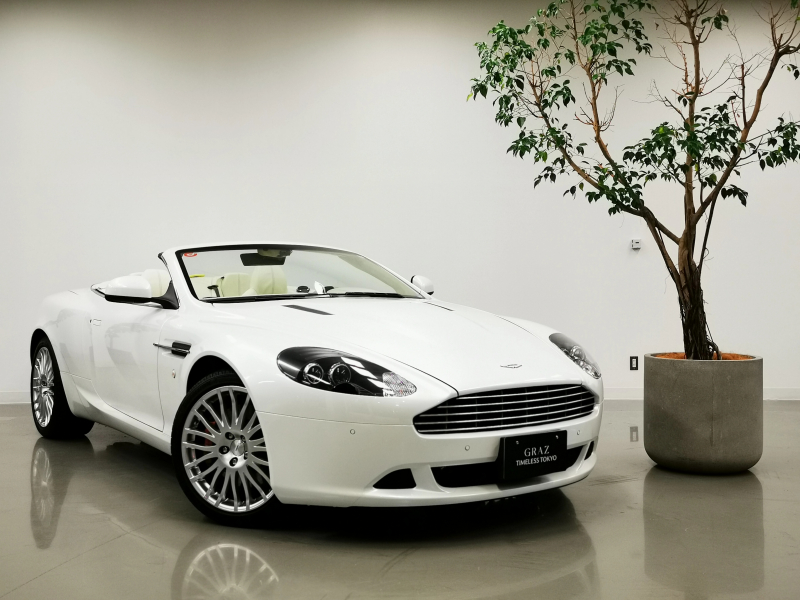 アストンマーティン DB9 Volante 6.0L V12 LHD 2012MY　Bang and Olufsen　Paint - AML Special　Volante-Exterior Hood Colour　Steering Wheel - Colour Keyed Trim